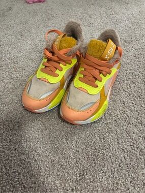 Puma RS-X Kids Gradeschool, Neon Yellow & Beige Fuzzy-Lined Sneakers-Barely worn